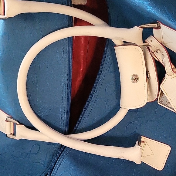 Rolling luggage - Picture 3 of 8